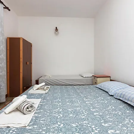 And With Parking Space Pirovac, Sibenik - 21487 Gasthuis 3*